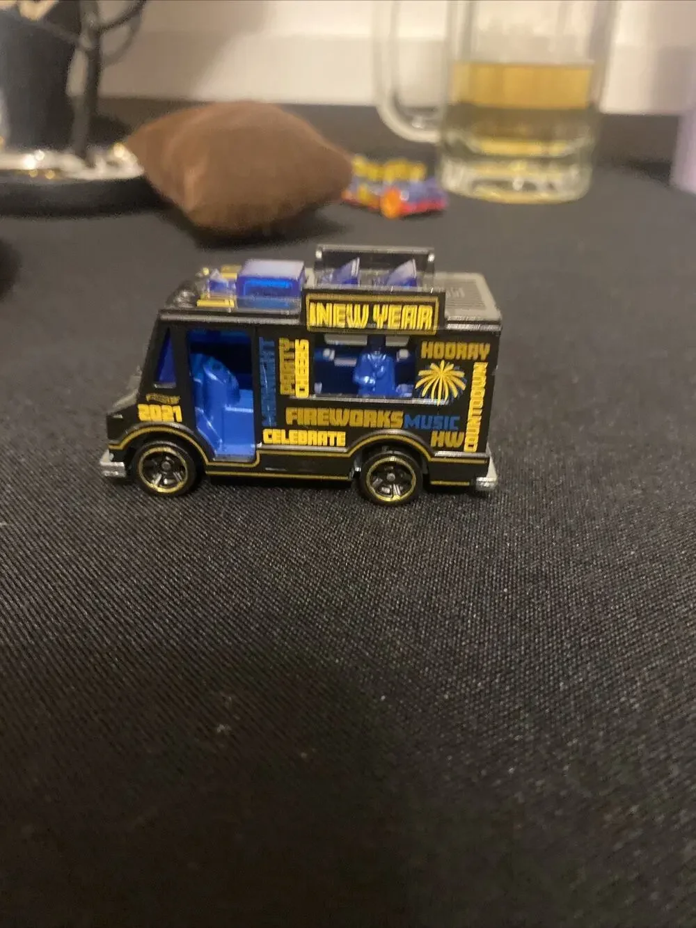 Hot Wheels Quick Bite 2021 New Year Countdown Kid Diecast Toy Car Holiday Racers